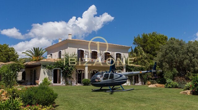 Uniek exclusief luxe onroerend goed met helikopterplatform en uitzicht op zee op Ibiza te koop, Ibiza - Uniek exclusief luxe onroerend goed met helikopterplatform en uitzicht op zee op Ibiza te huur, Ibiza
