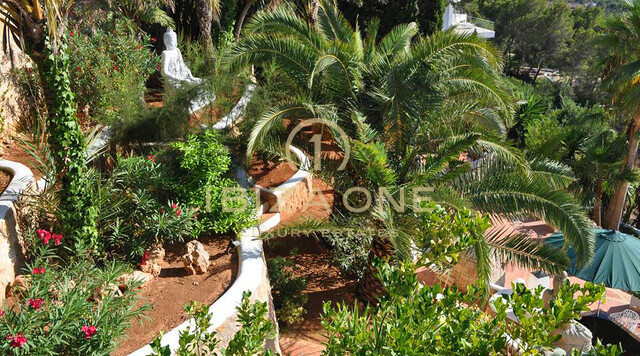Spacious Luxury Villa with Sea Views and Dalt Vila Panorama for Long-Term Rental in Can Furnet, Ibiza - this Luxury Mansion for sale