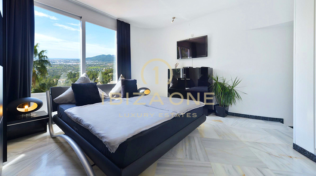 Spacious Luxury Villa with Sea Views and Dalt Vila Panorama for Long-Term Rental in Can Furnet, Ibiza - this Luxury Mansion for sale