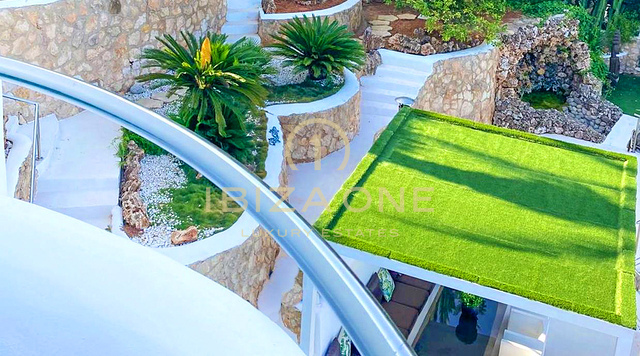 Espaciosa villa de lujo con vistas al mar y panorama de Dalt Vila en alquiler a largo plazo en Can Furnet, Ibiza - esta mansión de lujo en venta