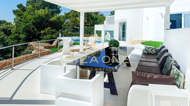 Spacious Luxury Villa with Sea Views and Dalt Vila Panorama for Long-Term Rental in Can Furnet, Ibiza - this Luxury Mansion for sale
