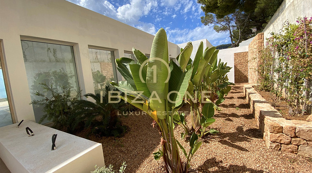 Luxe villa met spectaculair uitzicht op zee op Ibiza te koop, Ibiza