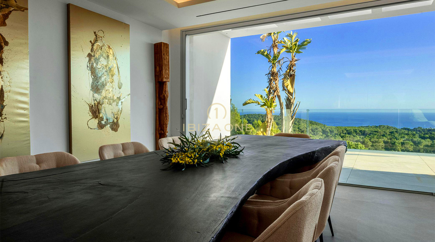 Villa de luxe avec vue spectaculaire sur la mer à vendre à Ibiza, Ibiza