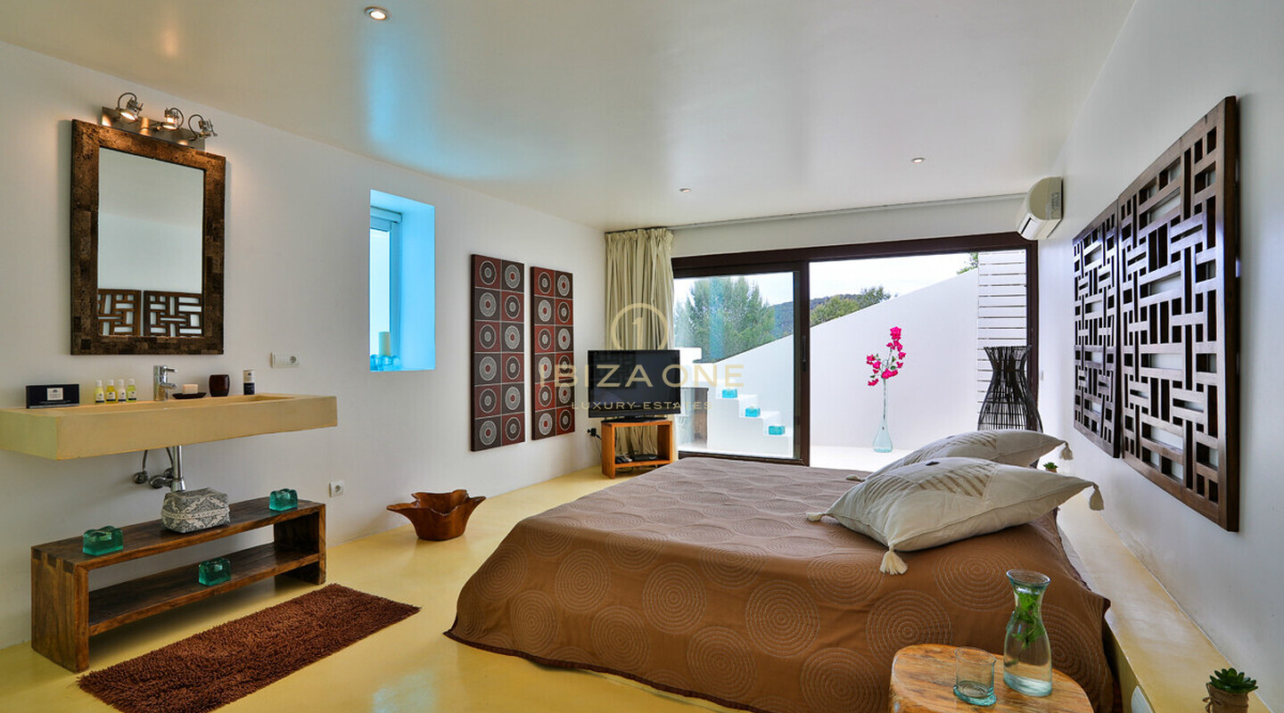 Moderna villa de lujo para vacaciones en alquiler en la prestigiosa zona de Cala Jondal, Ibiza