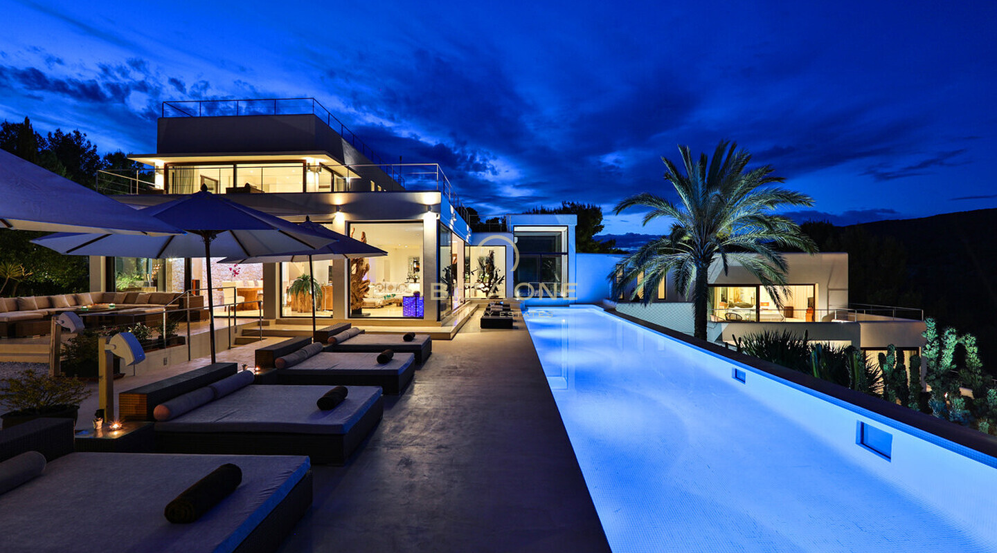 Moderne luxe vakantievilla te huur in de prestigieuze wijk Cala Jondal, Ibiza