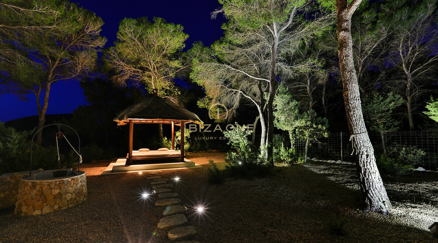 Moderna villa di lusso per le vacanze in affitto nella prestigiosa zona di Cala Jondal, Ibiza