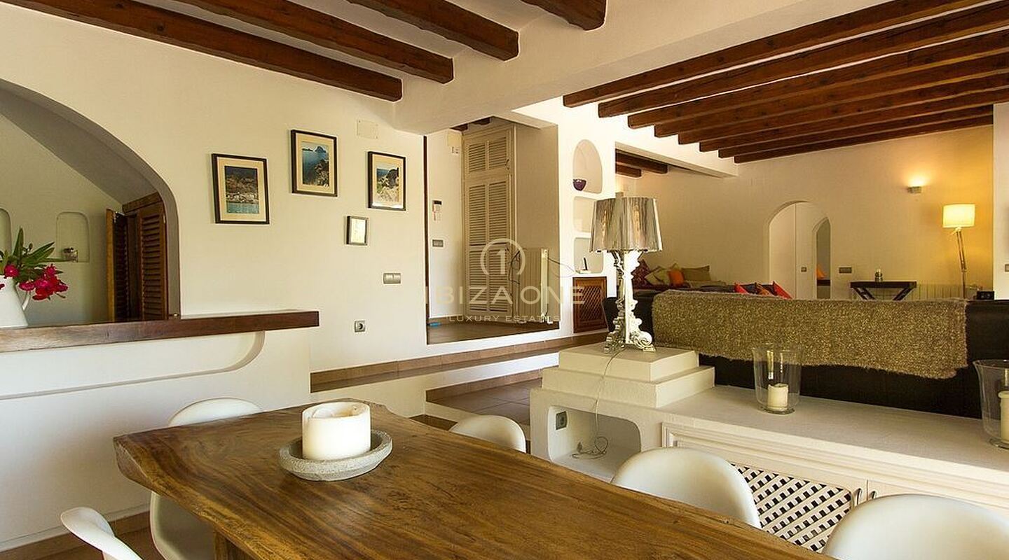 Stilvolle Villa mit privatem Tennisplatz, in Strandnähe zu verkaufen, Ibiza - Stilvolle Villa mit privatem Tennisplatz, in Strandnähe zu vermieten, Ibiza