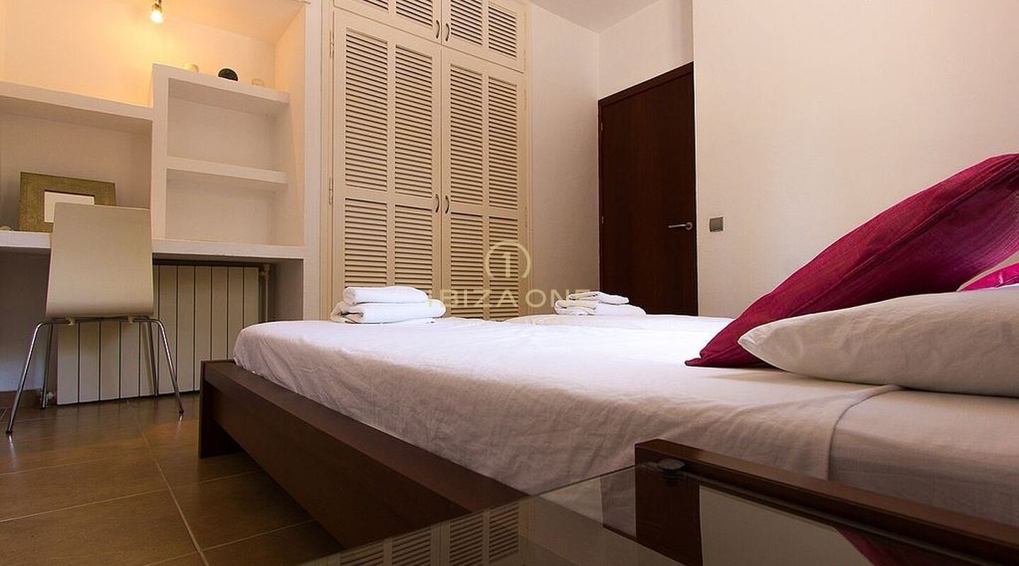 Elegante villa con pista de tenis privada, cerca de la playa en venta, Ibiza - Elegante villa con pista de tenis privada, cerca de la playa en alquiler, Ibiza