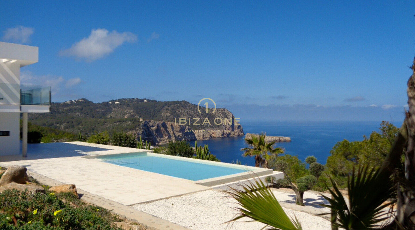 Villa de diseño moderno con vistas de 180º al mar en Benirras en venta, Ibiza - Villa de diseño moderno con vistas de 180º al mar en Benirras en alquiler, Ibiza