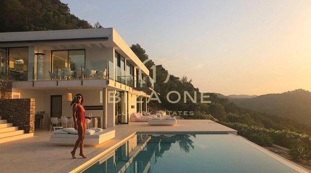 Moderna villa di design con vista mare a 180° a Benirras in vendita, Ibiza - Moderna villa di design con vista mare a 180° a Benirras in affitto, Ibiza