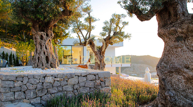 Villa design moderne avec vue sur la mer à 180º à vendre à Benirras, Ibiza - Villa design moderne avec vue sur la mer à 180º à louer à Benirras, Ibiza
