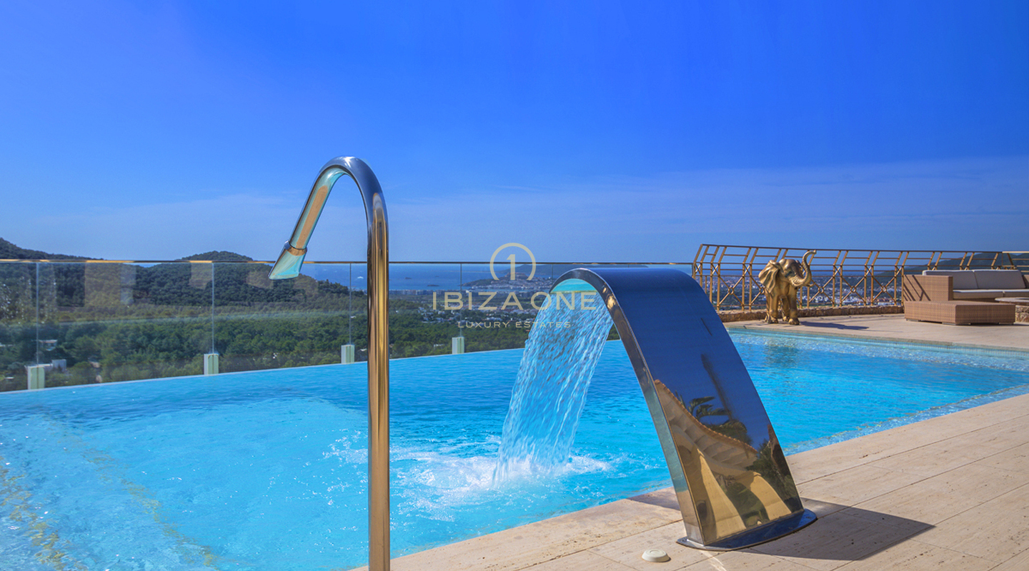 Zeer luxe villa in Jesus op een van de hoogste punten in Can Furnet met sensationeel uitzicht op de zee en de oude stad van Ibiza te koop, Ibiza - Zeer luxe villa in Jesus op een van de hoogste punten in Can Furnet met sensationeel uitzicht op de zee en de oude stad van Ibiza te huur, Ibiza