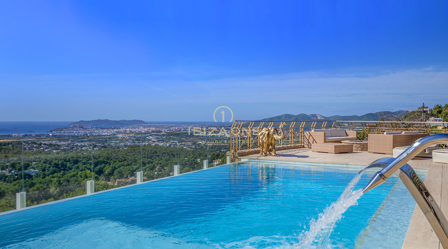 Very luxurious villa in Jesus on one of the highest points in Can Furnet with sensational views of the sea and the old town of Ibiza for sale, Ibiza - Very luxurious villa in Jesus on one of the highest points in Can Furnet with sensational views of the sea and the old town of Ibiza for rent, Ibiza