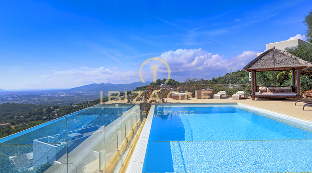 Zeer luxe villa in Jesus op een van de hoogste punten in Can Furnet met sensationeel uitzicht op de zee en de oude stad van Ibiza te koop, Ibiza - Zeer luxe villa in Jesus op een van de hoogste punten in Can Furnet met sensationeel uitzicht op de zee en de oude stad van Ibiza te huur, Ibiza