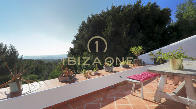 Propriété très bien entretenue à Ibiza / Can Furnet avec vue sur la vieille ville et Formentera exclusivement à vendre, Ibiza - Propriété très bien entretenue à Ibiza / Can Furnet avec vue sur la vieille ville et Formentera exclusivement à louer, Ibiza