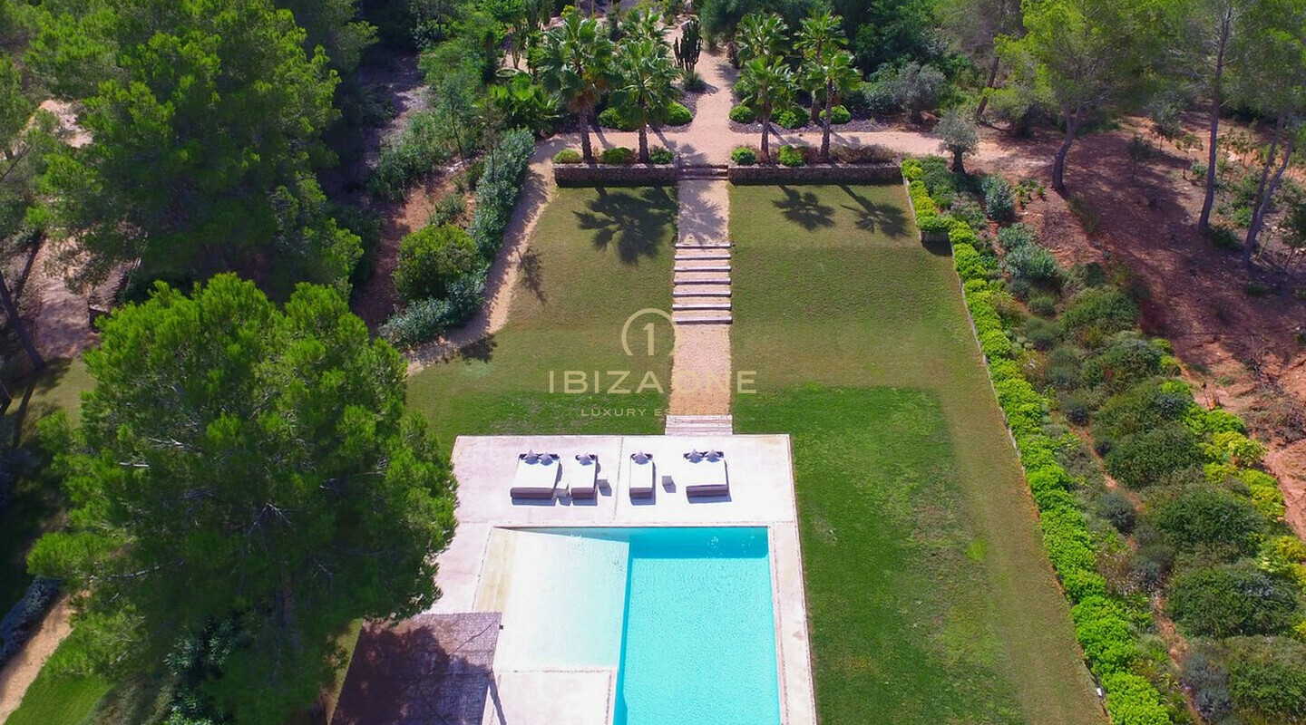 Magnifique propriété de luxe à Ibiza avec 5 maisons + 4 piscines + court de tennis sur 180.000m2 de terrain clôturé à vendre, Ibiza - Magnifique propriété de luxe à Ibiza avec 5 maisons + 4 piscines + court de tennis sur 180.000m2 de terrain clôturé à louer, Ibiza