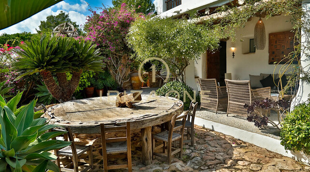Magnifique propriété de luxe à Ibiza avec 5 maisons + 4 piscines + court de tennis sur 180.000m2 de terrain clôturé à vendre, Ibiza - Magnifique propriété de luxe à Ibiza avec 5 maisons + 4 piscines + court de tennis sur 180.000m2 de terrain clôturé à louer, Ibiza