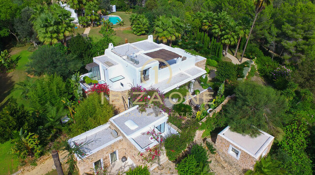Prachtig luxe onroerend goed op Ibiza met 5 huizen + 4 zwembaden + tennisbaan op 180.000m2 omheind terrein te koop, Ibiza - Prachtig luxe onroerend goed op Ibiza met 5 huizen + 4 zwembaden + tennisbaan op 180.000m2 omheind terrein te huur, Ibiza