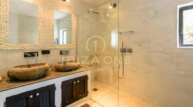 Magnificent luxury property in Ibiza with 5 houses + 4 pools + tennis court on 180.000m2 fenced land for sale, Ibiza - Magnificent luxury property in Ibiza with 5 houses + 4 pools + tennis court on 180.000m2 fenced land for rent, Ibiza