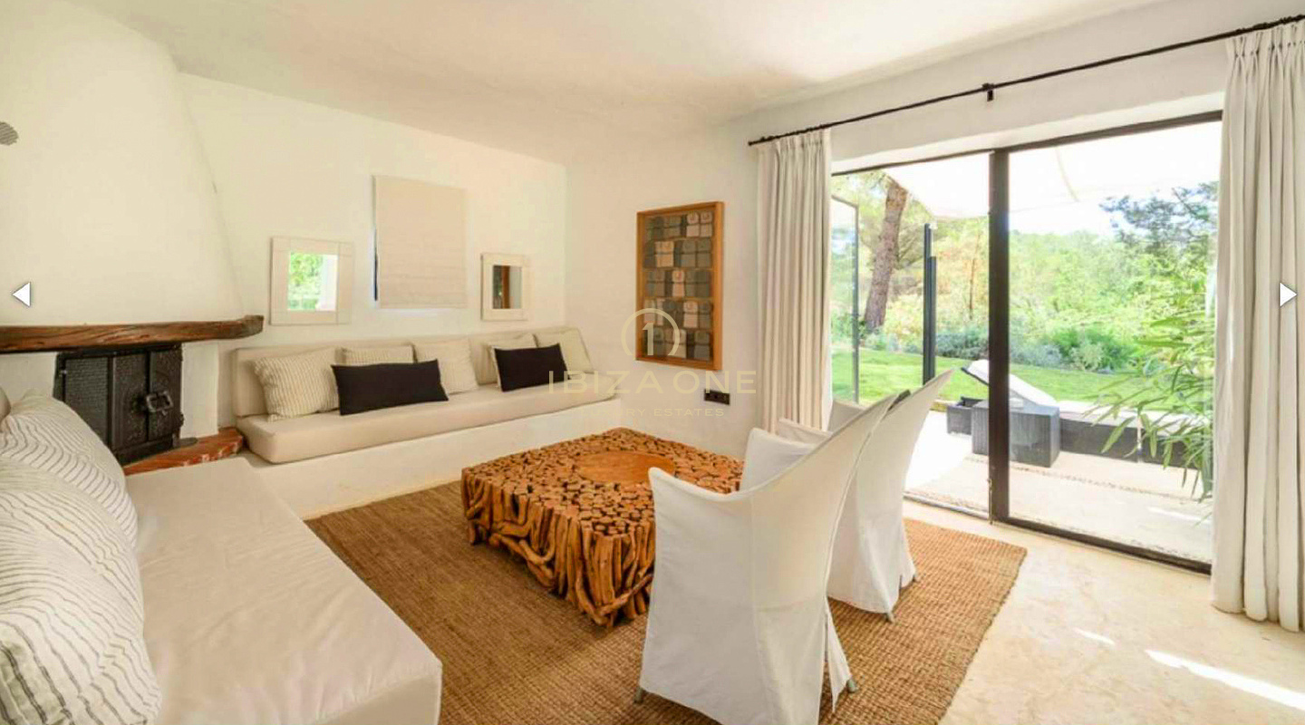 Prachtig luxe onroerend goed op Ibiza met 5 huizen + 4 zwembaden + tennisbaan op 180.000m2 omheind terrein te koop, Ibiza - Prachtig luxe onroerend goed op Ibiza met 5 huizen + 4 zwembaden + tennisbaan op 180.000m2 omheind terrein te huur, Ibiza