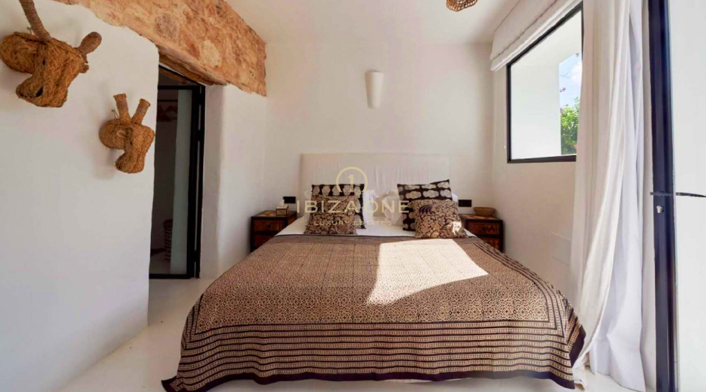 Magnifique propriété de luxe à Ibiza avec 5 maisons + 4 piscines + court de tennis sur 180.000m2 de terrain clôturé à vendre, Ibiza - Magnifique propriété de luxe à Ibiza avec 5 maisons + 4 piscines + court de tennis sur 180.000m2 de terrain clôturé à louer, Ibiza