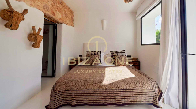 Magnificent luxury property in Ibiza with 5 houses + 4 pools + tennis court on 180.000m2 fenced land for sale, Ibiza - Magnificent luxury property in Ibiza with 5 houses + 4 pools + tennis court on 180.000m2 fenced land for rent, Ibiza