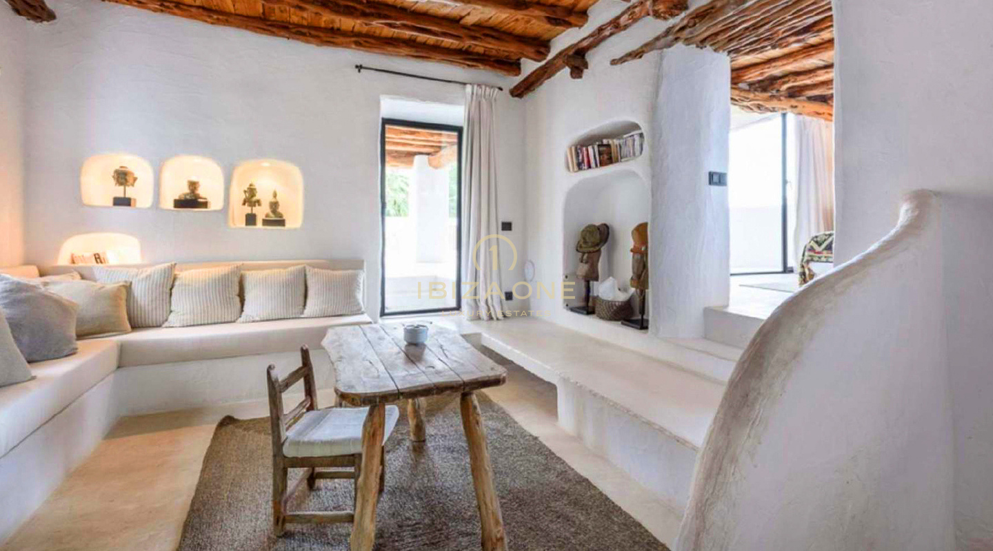 Magnificent luxury property in Ibiza with 5 houses + 4 pools + tennis court on 180.000m2 fenced land for sale, Ibiza - Magnificent luxury property in Ibiza with 5 houses + 4 pools + tennis court on 180.000m2 fenced land for rent, Ibiza