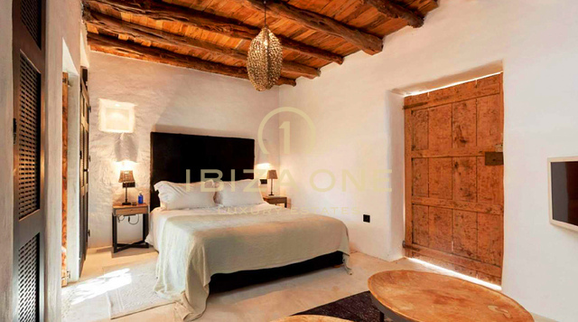 Magnifique propriété de luxe à Ibiza avec 5 maisons + 4 piscines + court de tennis sur 180.000m2 de terrain clôturé à vendre, Ibiza - Magnifique propriété de luxe à Ibiza avec 5 maisons + 4 piscines + court de tennis sur 180.000m2 de terrain clôturé à louer, Ibiza