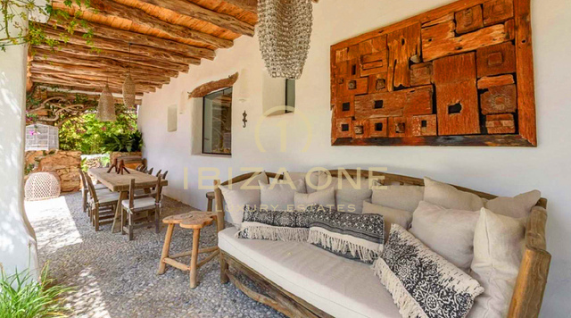 Magnifique propriété de luxe à Ibiza avec 5 maisons + 4 piscines + court de tennis sur 180.000m2 de terrain clôturé à vendre, Ibiza - Magnifique propriété de luxe à Ibiza avec 5 maisons + 4 piscines + court de tennis sur 180.000m2 de terrain clôturé à louer, Ibiza