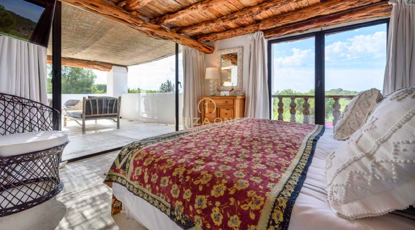 Magnifique propriété de luxe à Ibiza avec 5 maisons + 4 piscines + court de tennis sur 180.000m2 de terrain clôturé à vendre, Ibiza - Magnifique propriété de luxe à Ibiza avec 5 maisons + 4 piscines + court de tennis sur 180.000m2 de terrain clôturé à louer, Ibiza