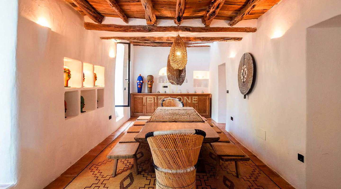 Prachtig luxe onroerend goed op Ibiza met 5 huizen + 4 zwembaden + tennisbaan op 180.000m2 omheind terrein te koop, Ibiza - Prachtig luxe onroerend goed op Ibiza met 5 huizen + 4 zwembaden + tennisbaan op 180.000m2 omheind terrein te huur, Ibiza