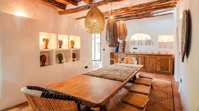 Magnifique propriété de luxe à Ibiza avec 5 maisons + 4 piscines + court de tennis sur 180.000m2 de terrain clôturé à vendre, Ibiza - Magnifique propriété de luxe à Ibiza avec 5 maisons + 4 piscines + court de tennis sur 180.000m2 de terrain clôturé à louer, Ibiza