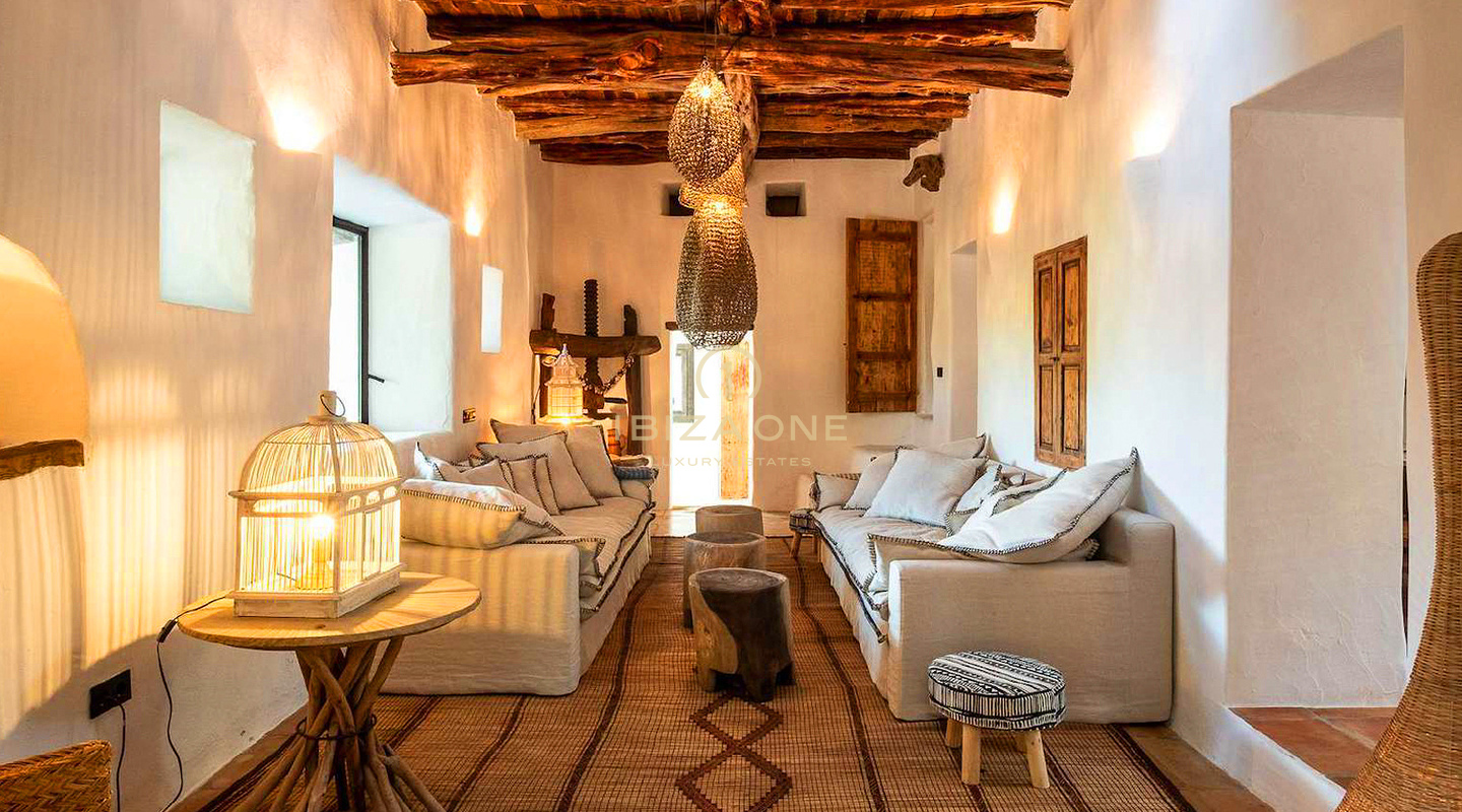 Magnifique propriété de luxe à Ibiza avec 5 maisons + 4 piscines + court de tennis sur 180.000m2 de terrain clôturé à vendre, Ibiza - Magnifique propriété de luxe à Ibiza avec 5 maisons + 4 piscines + court de tennis sur 180.000m2 de terrain clôturé à louer, Ibiza