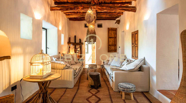 Magnificent luxury property in Ibiza with 5 houses + 4 pools + tennis court on 180.000m2 fenced land for sale, Ibiza - Magnificent luxury property in Ibiza with 5 houses + 4 pools + tennis court on 180.000m2 fenced land for rent, Ibiza