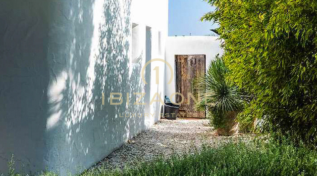 Magnifique propriété de luxe à Ibiza avec 5 maisons + 4 piscines + court de tennis sur 180.000m2 de terrain clôturé à vendre, Ibiza - Magnifique propriété de luxe à Ibiza avec 5 maisons + 4 piscines + court de tennis sur 180.000m2 de terrain clôturé à louer, Ibiza