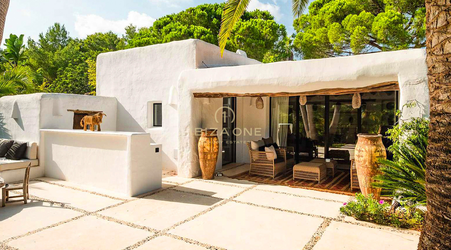 Magnifique propriété de luxe à Ibiza avec 5 maisons + 4 piscines + court de tennis sur 180.000m2 de terrain clôturé à vendre, Ibiza - Magnifique propriété de luxe à Ibiza avec 5 maisons + 4 piscines + court de tennis sur 180.000m2 de terrain clôturé à louer, Ibiza
