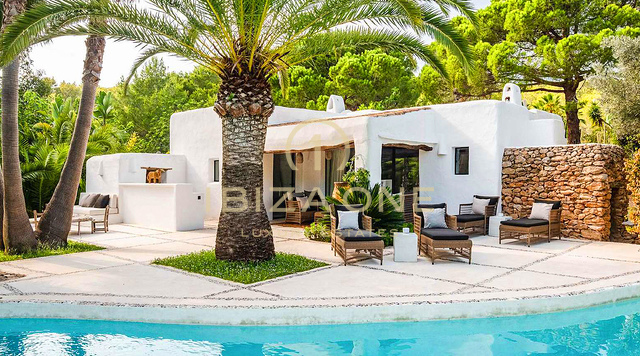 Magnificent luxury property in Ibiza with 5 houses + 4 pools + tennis court on 180.000m2 fenced land for sale, Ibiza - Magnificent luxury property in Ibiza with 5 houses + 4 pools + tennis court on 180.000m2 fenced land for rent, Ibiza
