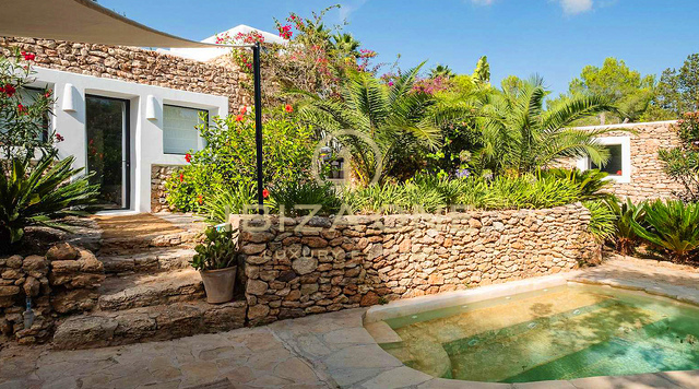 Magnifica proprietà di lusso a Ibiza con 5 case + 4 piscine + campo da tennis su 180.000 m2 di terreno recintato in vendita, Ibiza - Magnifica proprietà di lusso a Ibiza con 5 case + 4 piscine + campo da tennis su 180.000 m2 di terreno recintato in affitto, Ibiza