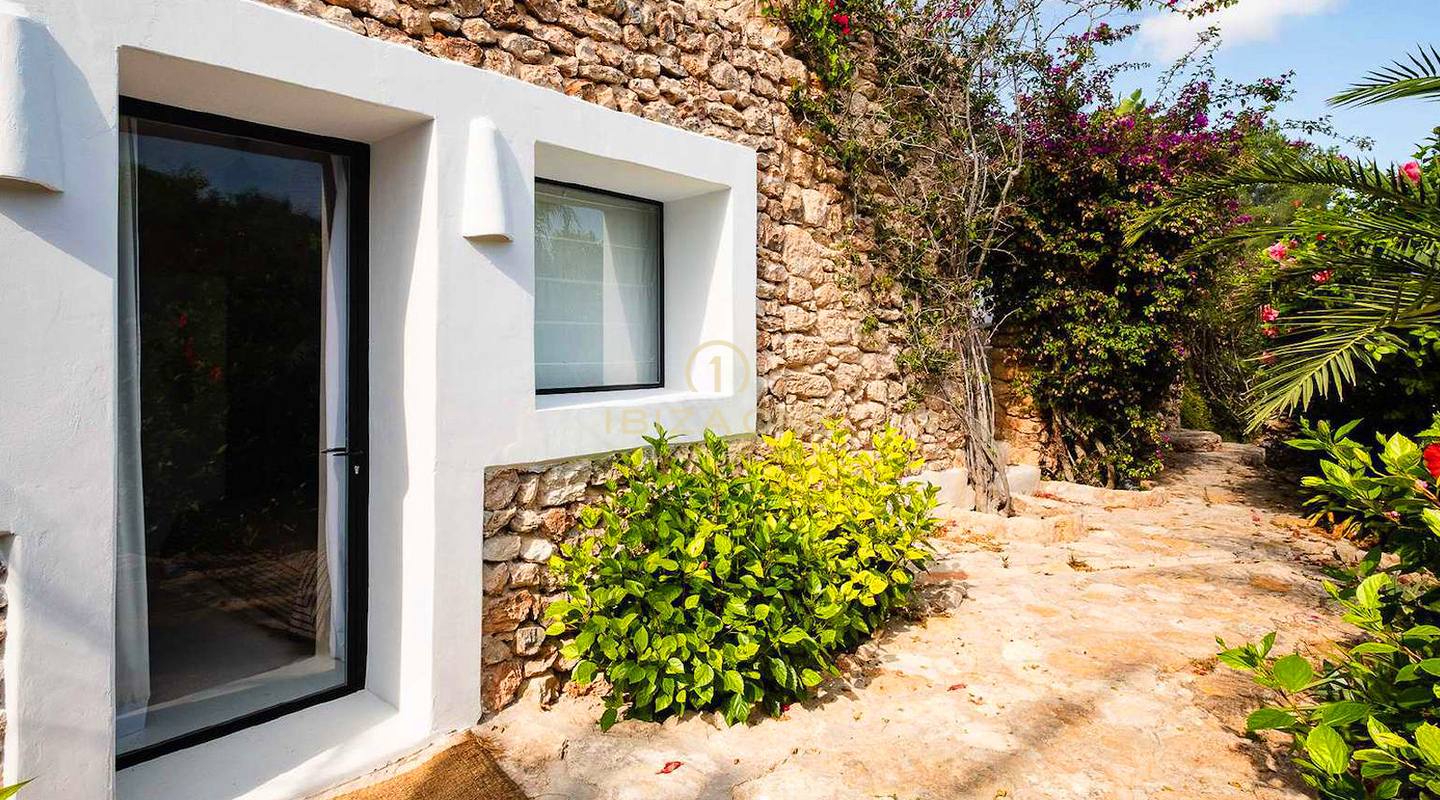 Magnificent luxury property in Ibiza with 5 houses + 4 pools + tennis court on 180.000m2 fenced land for sale, Ibiza - Magnificent luxury property in Ibiza with 5 houses + 4 pools + tennis court on 180.000m2 fenced land for rent, Ibiza