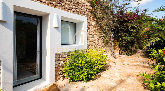 Magnificent luxury property in Ibiza with 5 houses + 4 pools + tennis court on 180.000m2 fenced land for sale, Ibiza - Magnificent luxury property in Ibiza with 5 houses + 4 pools + tennis court on 180.000m2 fenced land for rent, Ibiza