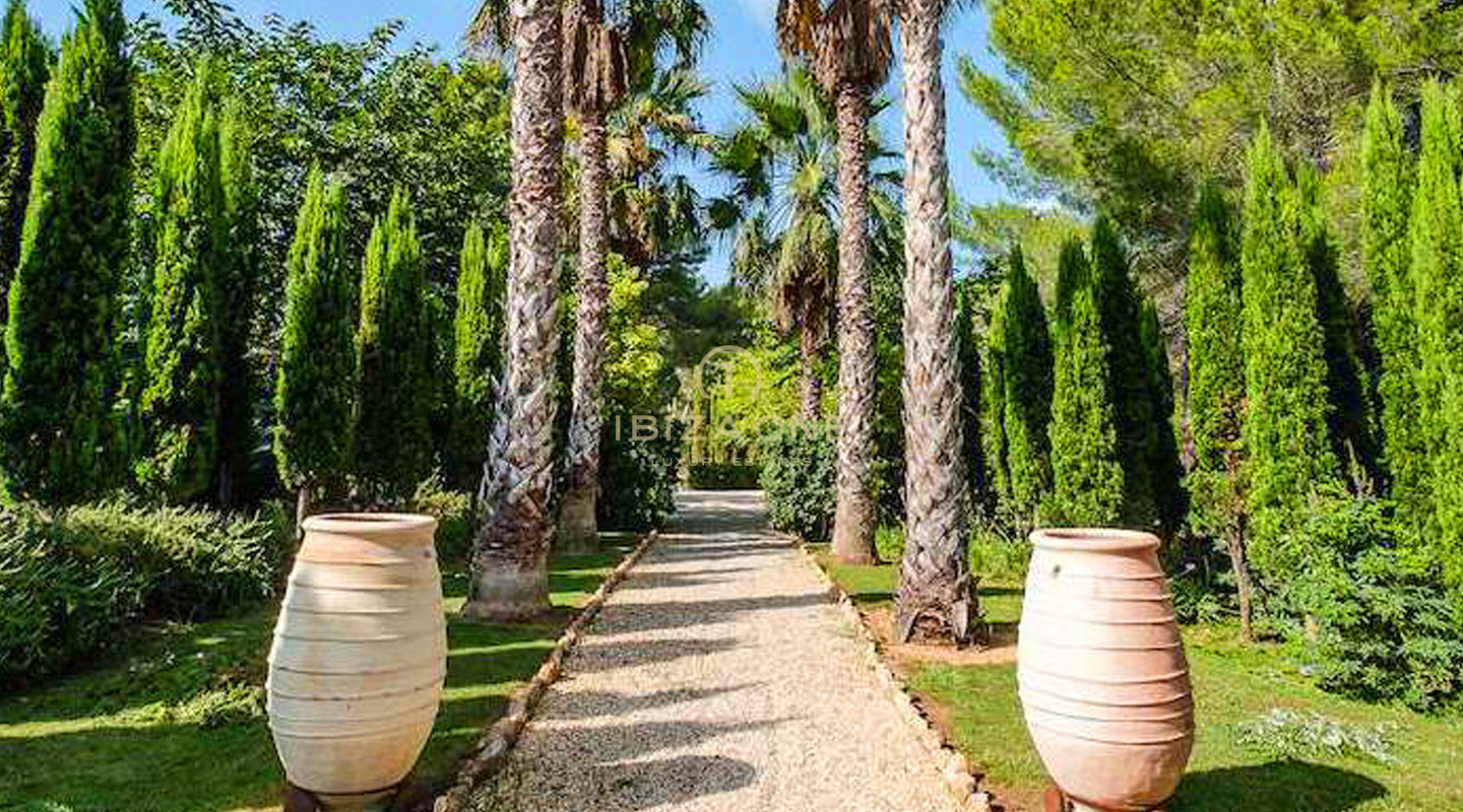 Magnifique propriété de luxe à Ibiza avec 5 maisons + 4 piscines + court de tennis sur 180.000m2 de terrain clôturé à vendre, Ibiza - Magnifique propriété de luxe à Ibiza avec 5 maisons + 4 piscines + court de tennis sur 180.000m2 de terrain clôturé à louer, Ibiza