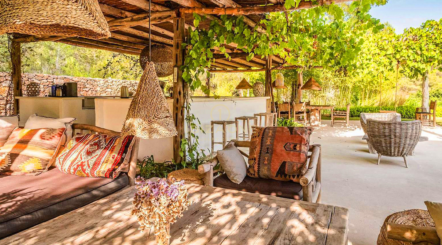 Magnifique propriété de luxe à Ibiza avec 5 maisons + 4 piscines + court de tennis sur 180.000m2 de terrain clôturé à vendre, Ibiza - Magnifique propriété de luxe à Ibiza avec 5 maisons + 4 piscines + court de tennis sur 180.000m2 de terrain clôturé à louer, Ibiza
