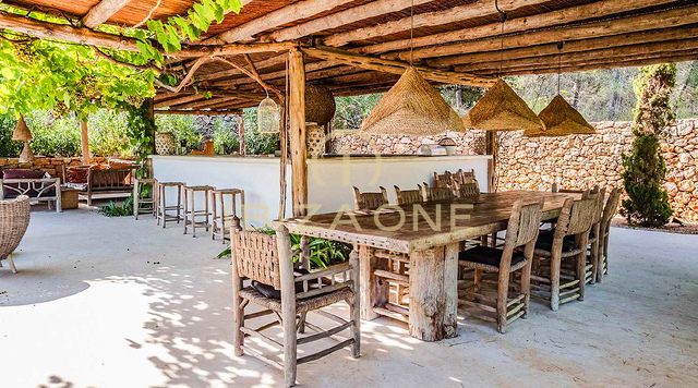 Magnifique propriété de luxe à Ibiza avec 5 maisons + 4 piscines + court de tennis sur 180.000m2 de terrain clôturé à vendre, Ibiza - Magnifique propriété de luxe à Ibiza avec 5 maisons + 4 piscines + court de tennis sur 180.000m2 de terrain clôturé à louer, Ibiza