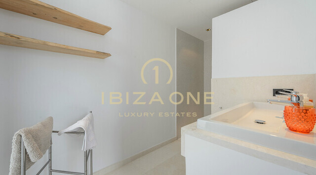 Villa de luxe moderne à proximité de la ville d'Ibiza - Propriété avec intimité absolue à vendre, Ibiza - Villa de luxe moderne à proximité de la ville d'Ibiza - Propriété avec intimité absolue à louer, Ibiza
