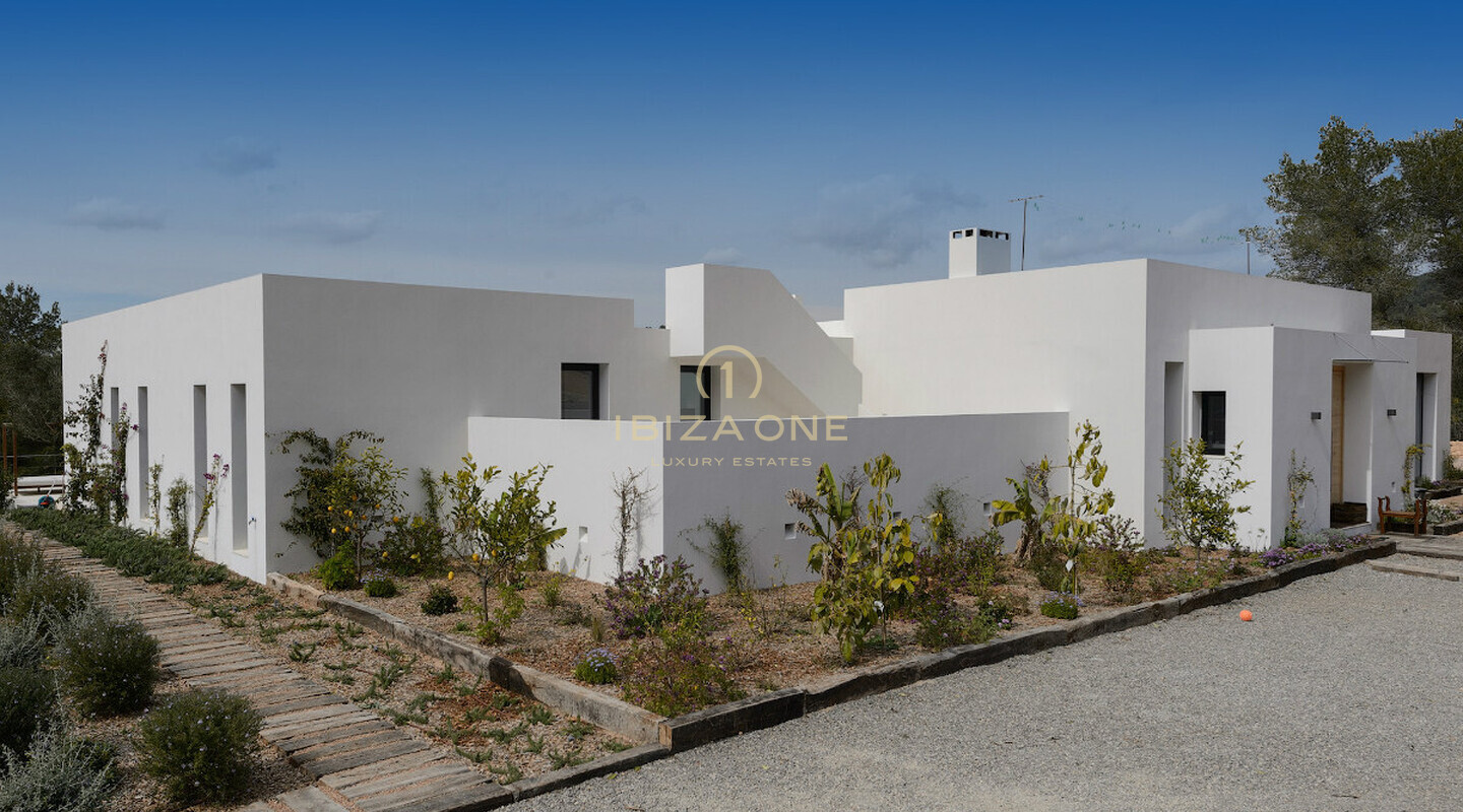 Villa de luxe moderne à proximité de la ville d'Ibiza - Propriété avec intimité absolue à vendre, Ibiza - Villa de luxe moderne à proximité de la ville d'Ibiza - Propriété avec intimité absolue à louer, Ibiza