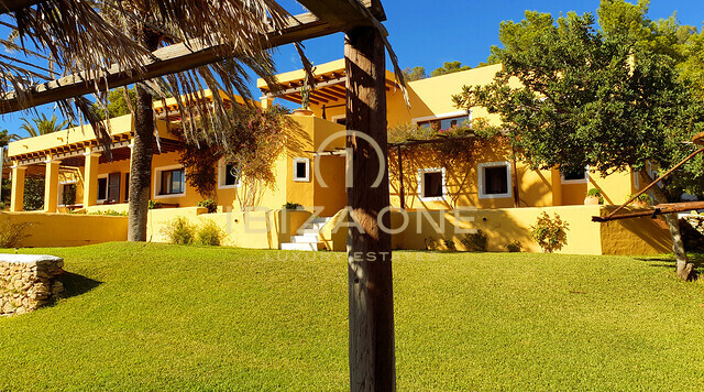 Zeer grote finca op Ibiza met sensationeel uitzicht op zee, uitzicht op Ibiza en Formentera op 40.000m2 grond vlakbij Ibiza te koop, Ibiza - Zeer grote finca op Ibiza met sensationeel uitzicht op zee, uitzicht op Ibiza en Formentera op 40.000m2 grond vlakbij Ibiza te huur, Ibiza