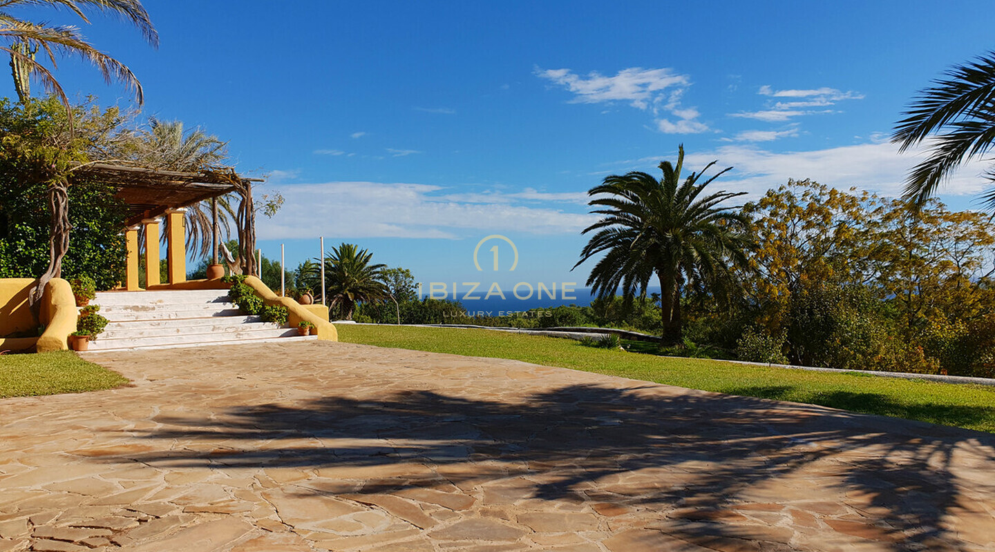 Very large finca in Ibiza with sensational sea views, views to Ibiza and Formentera on 40.000m2 of land very close to Ibiza for sale, Ibiza - Very large finca in Ibiza with sensational sea views, views to Ibiza and Formentera on 40.000m2 of land very close to Ibiza for rent, Ibiza