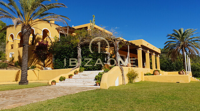 Zeer grote finca op Ibiza met sensationeel uitzicht op zee, uitzicht op Ibiza en Formentera op 40.000m2 grond vlakbij Ibiza te koop, Ibiza - Zeer grote finca op Ibiza met sensationeel uitzicht op zee, uitzicht op Ibiza en Formentera op 40.000m2 grond vlakbij Ibiza te huur, Ibiza