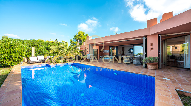 Villa mediterránea en Ibiza con vistas al mar y al atardecer en venta, Ibiza - Villa mediterránea en Ibiza con vistas al mar y al atardecer en alquiler, Ibiza