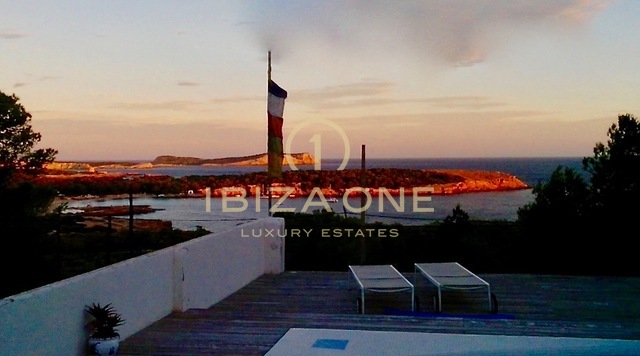 Villa vue mer sur la plage de Cala Bassa à vendre, Ibiza - Villa vue mer sur la plage de Cala Bassa à louer, Ibiza